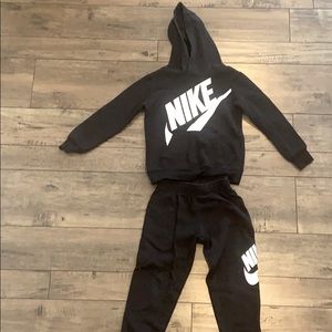 COPY - Nike sweat suit